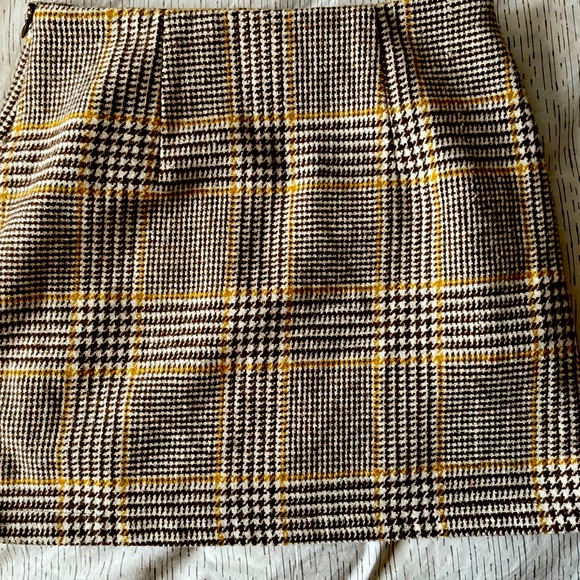 Forever 21 mini skirt - Picture 2 of 4